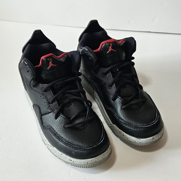 Nike Jordan Courtside 23 (PS) BlackGym Red Particle Kids Sneakers Sizy 3Y - Picture 2 of 8